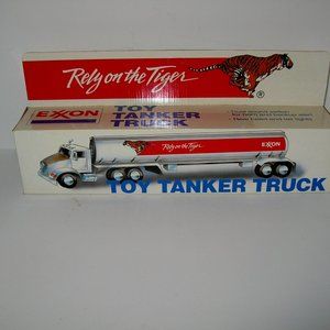 Vintage Exxon Rely on the Tiger Toy Tanker Truck Collectors New in Box 1993 5